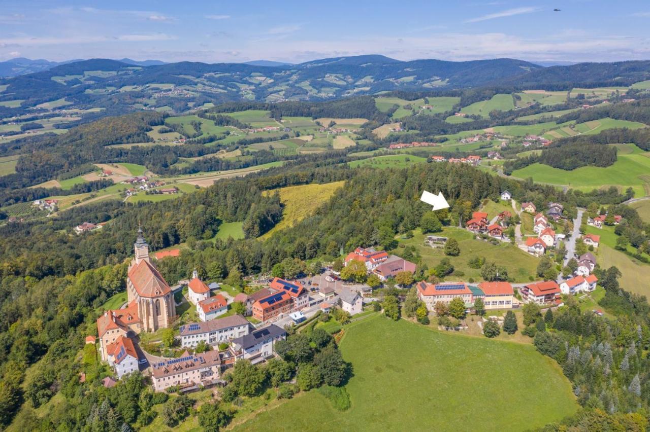 Bergchalet Am Waldrand - Pool, Sauna & Kamin Pöllauberg Exteriör bild